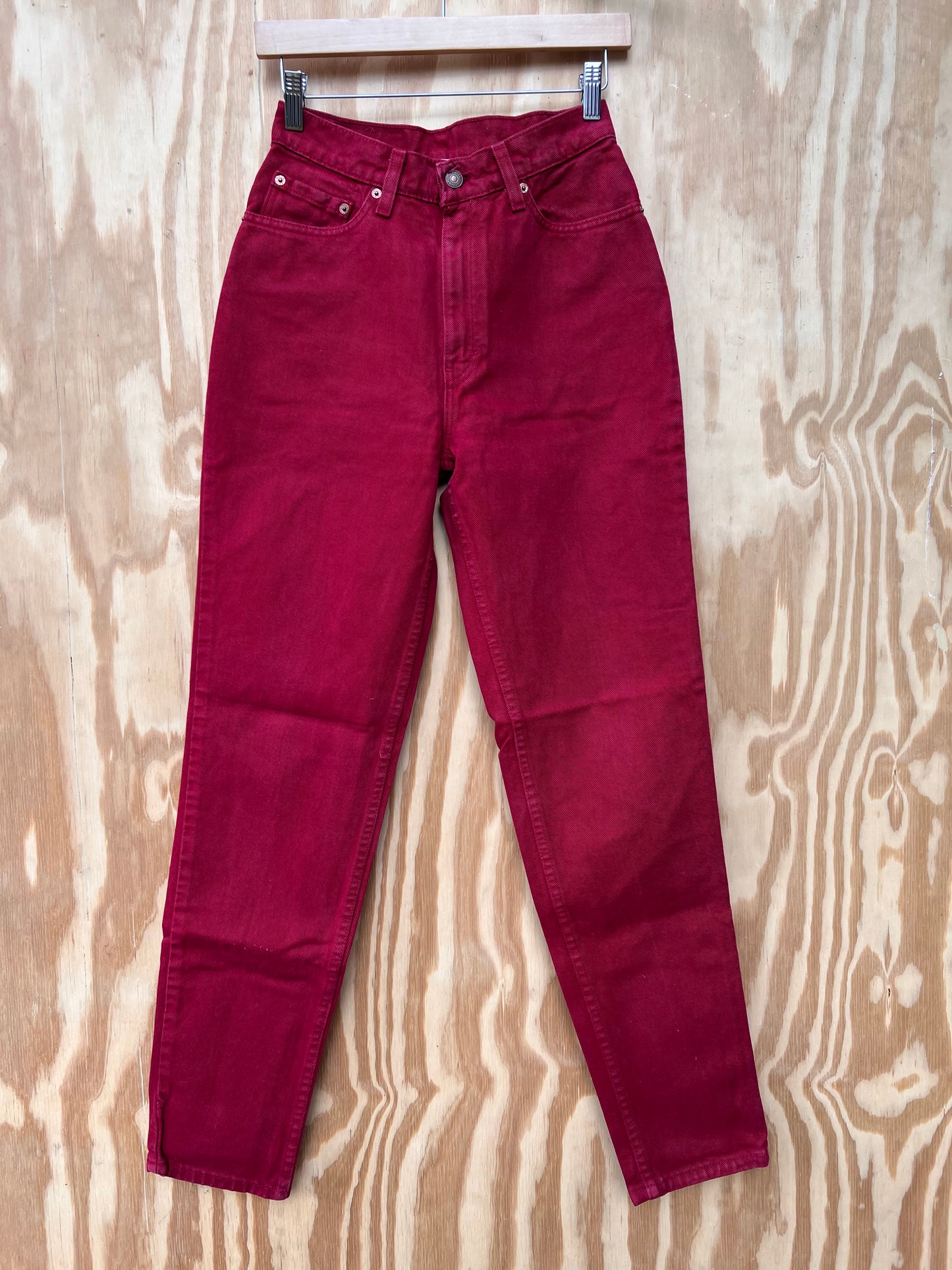 Women’s Vintage Red 90s Levi’s 512 slim tapered fit Size 9 26x31