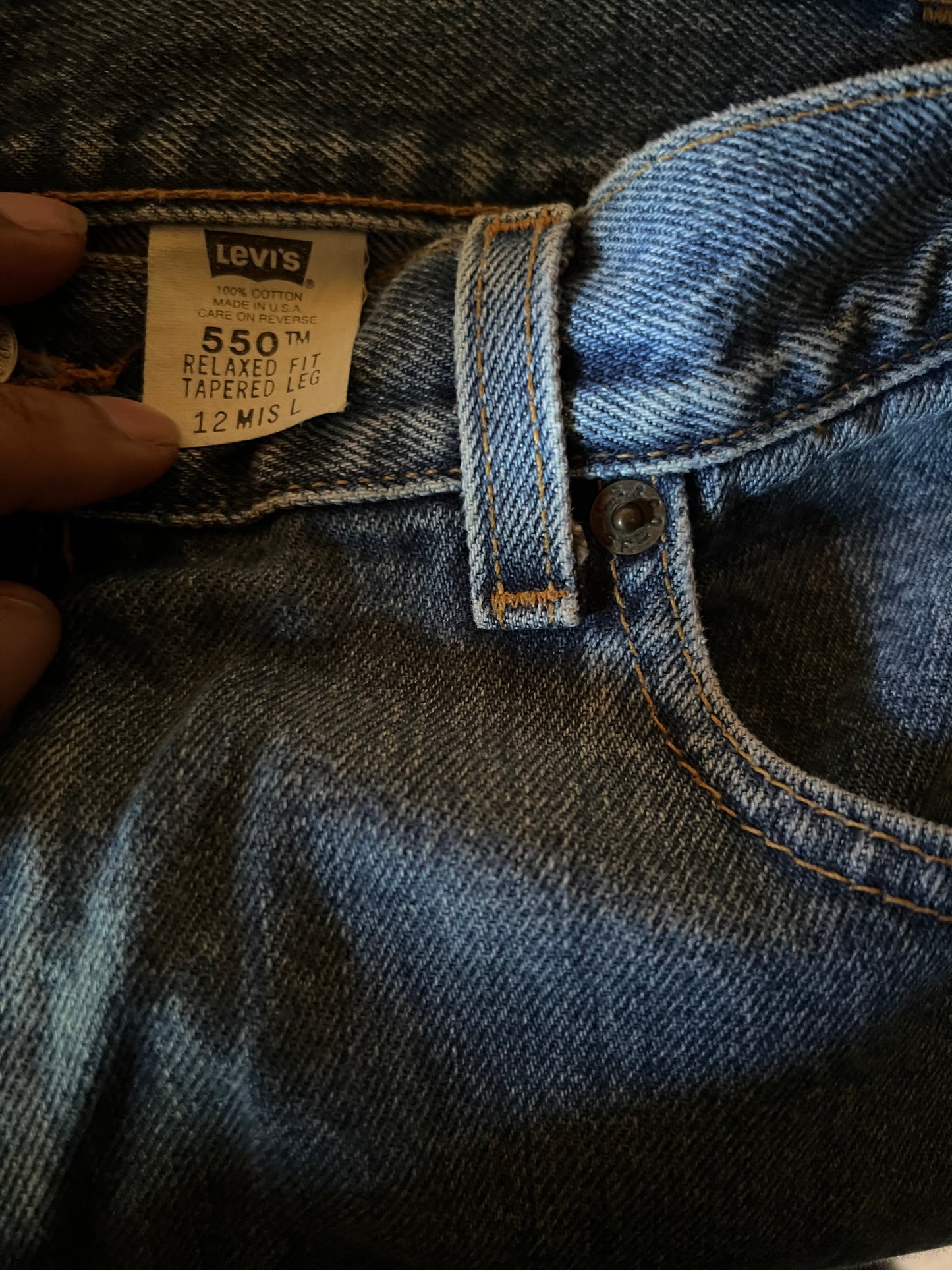 Women’s Vintage 90s Levi’s 550 relaxed tapered fit Size 12 30x32.5