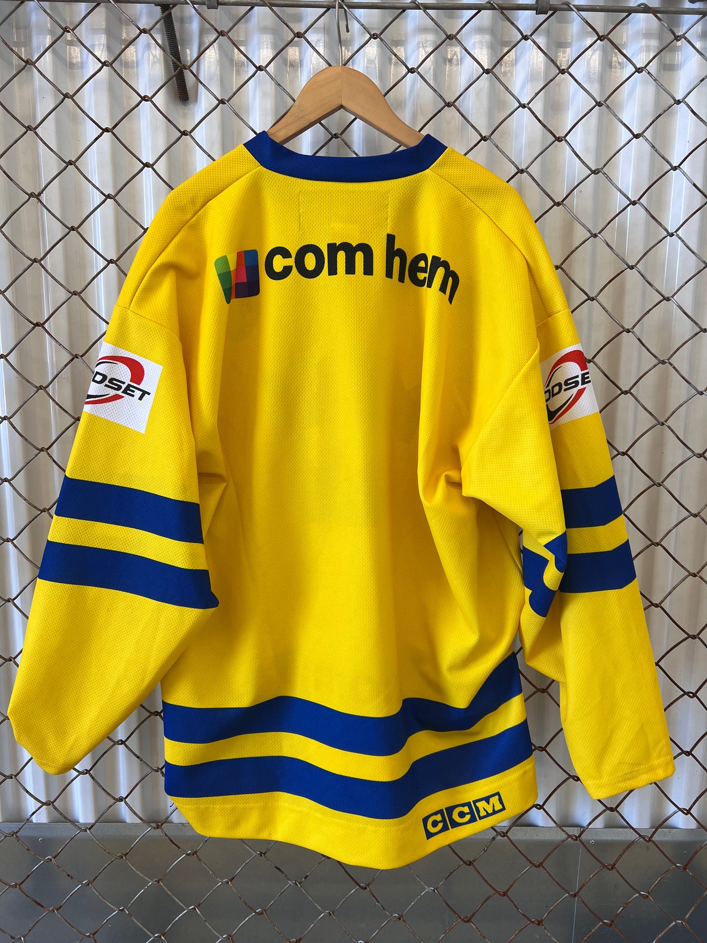 Vintage 90's CCM Sweden Hockey Jersey