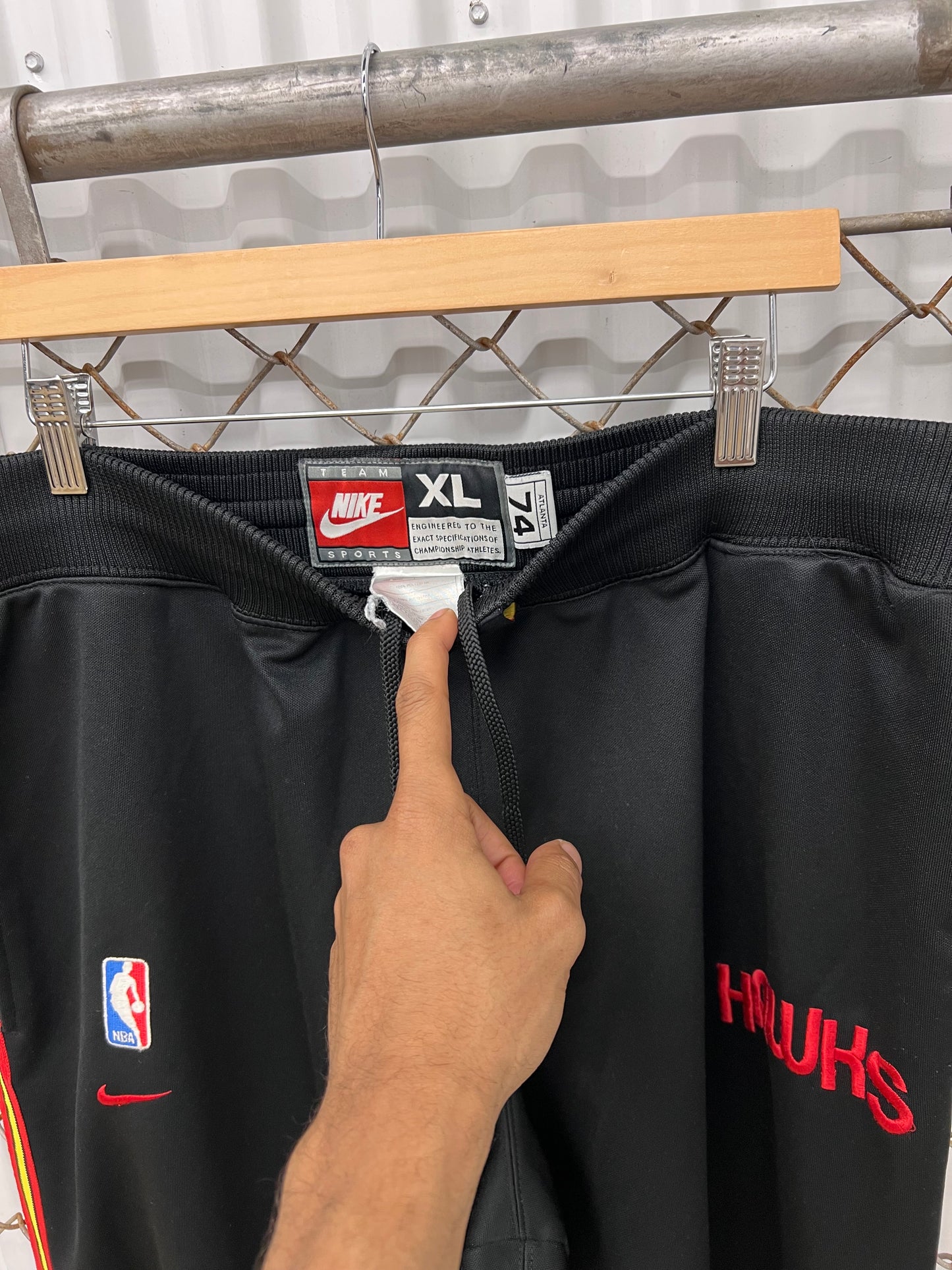 Vintage 2000s Nike Atlanta Hawks Warm Up Pants