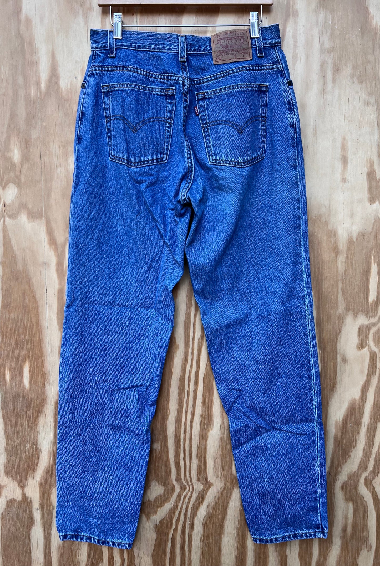 Women’s Vintage 90s Levi’s 550 relaxed tapered fit Size 12 30x32.5