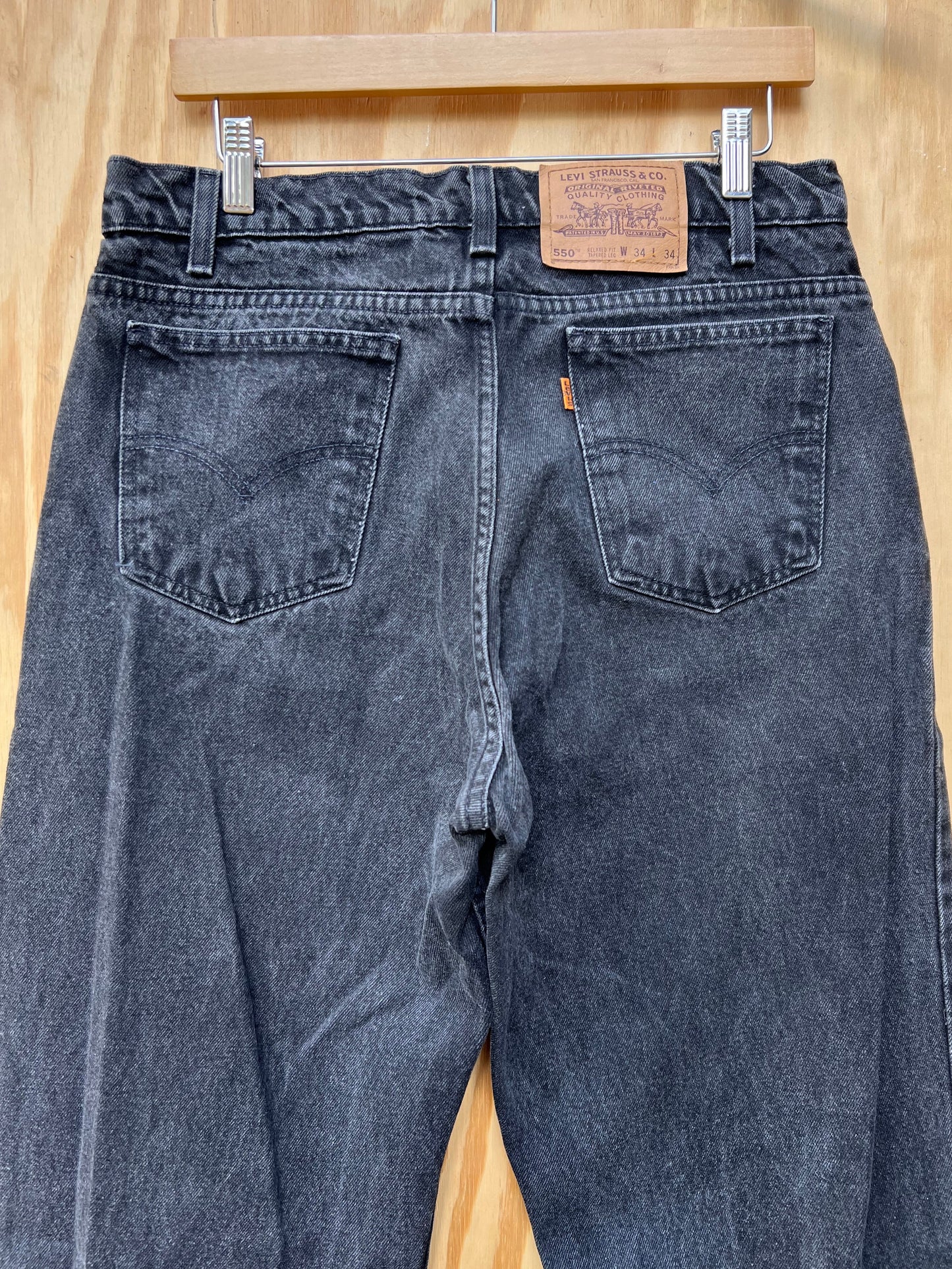 Vintage 90s black Levi’s 550 relaxed fit size 34x30 33x30