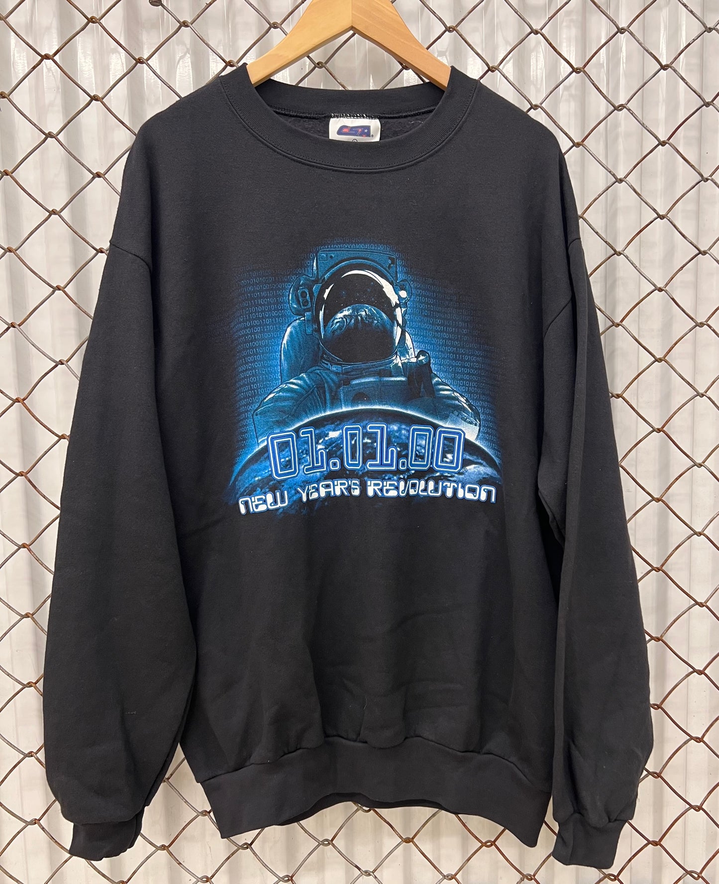 Vintage Y2K 2000 New Millennium Sweat Shirt