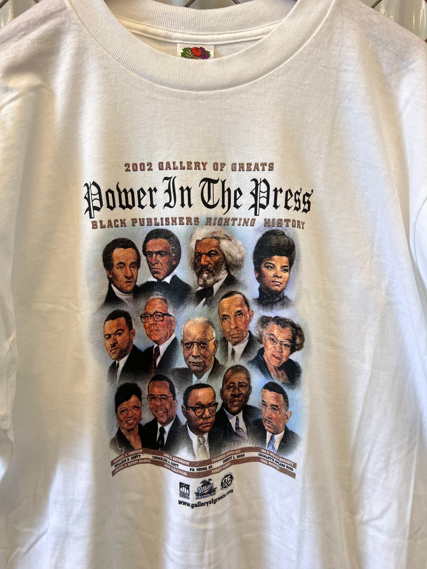 Vintage 2002 Black Publishers History Shirt