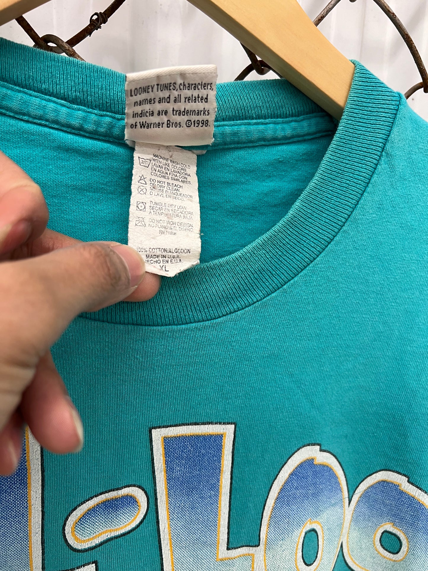 Vintage 1998 Looney Tunes Shirt